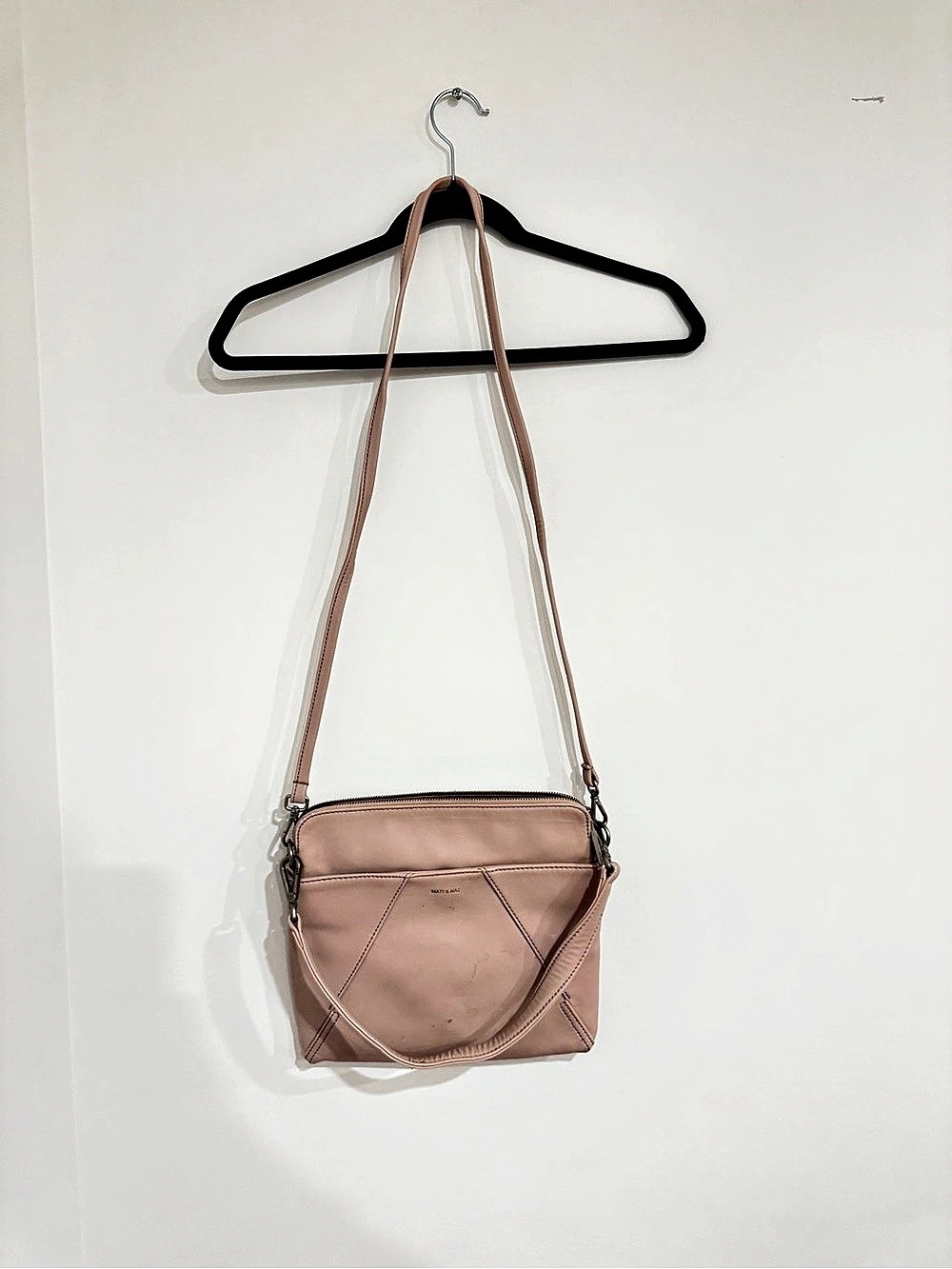 Matt & Nat Crossbody Bag in blush pink